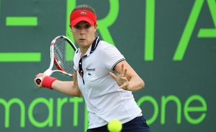 Alizé Cornet, 31e joueuse mondiale, finaliste malheureuse en 2012, a inscrit son nom pour la première fois au palmarès du tournoi ATP de Strasbourg, en battant samedi la Tchèque Lucie Hradecka (112e) 7-6 (7/4), 6-0, en 1 h 28 min de jeu.