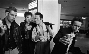Le groupe The Clash en 1981 à l'aéroport JFK