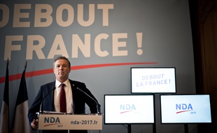 Nicolas Dupont-Aignan, candidat Debout la France à la présidentielle, le 1er février 2017 à son siège de campagne à Paris