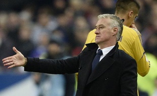 Le sélectionneur de l'équipe de France, Didier Deschamps, le 19 novembre 2013, contre l'Ukraine, au Stade de France.