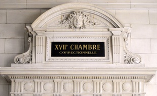 Photo prise le 17 octobre 2011 au Palais de justice de Paris du fronton de la 17ème chambre correctionnelle.