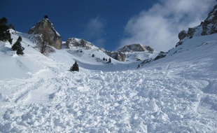 Illustration d'une avalanche.