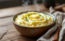 Ajouter du lait dans la purée ? Mauvaise idée : cette astuce rendra votre plat incroyablement plus onctueux !