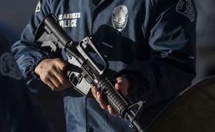 Un policier à Los Angeles, aux Etats-Unis.