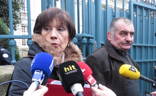 Guy et Béatrice Lamisse devant la préfecture