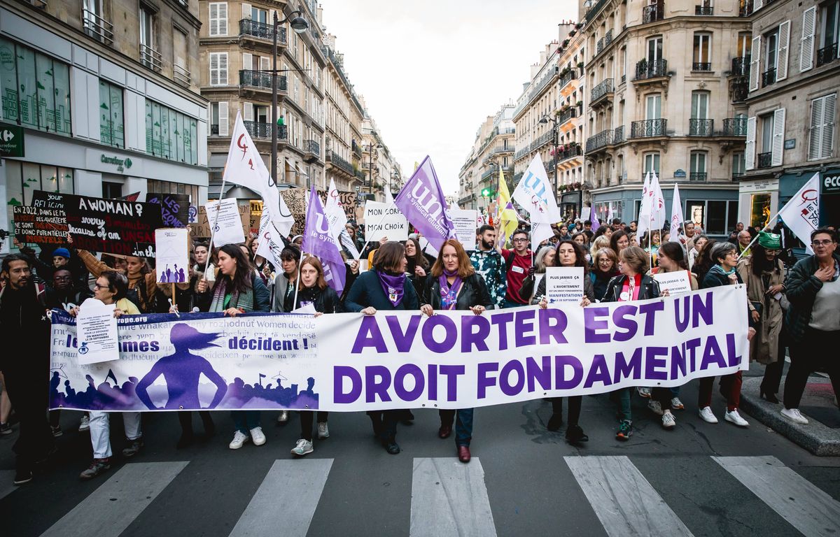 Droit à l'avortement : Les députés adoptent un texte LFI en commission sur l'inscription dans la Constitution