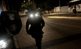 Des policiers mexicains à Acapulco le 24 avril 2016