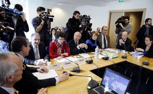 Rétablir l'équilibre financier des régimes complémentaires: c'est l'enjeu de la séance de négociations censée être conclusive qui s'est ouverte mercredi entre les partenaires sociaux sur un geste du Medef.