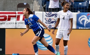 Alex Morgan vient ici d'inscrire un but face à l'ex-Lyonnaise Laura Georges et l'équipe de France en mars dernier à Nashville.