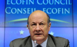 Le ministre polonais des Finances appelle à mettre en place un pare-feu "fonctionnant vraiment" et "bien avant que la Grèce sorte de l'euro" pour éviter une contagion à d'autres pays, jugeant que seule la Banque centrale européenne pouvait le faire, lundi dans le Financial Times.