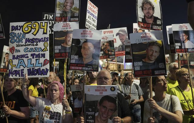 Depuis deux ans, les manifestations se succèdent pour demander la libération des otages enlevés le 7 octobre 2023 par le Hamas.