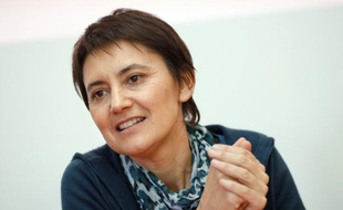 La porte-parole de Lutte Ouvrière, Nathalie Arthaud, a appelé dimanche, lors du rassemblement annuel de son parti à Presles (Val d'Oise), les travailleurs "écoeurés" par le gouvernement à ne pas se laisser séduire par le FN.