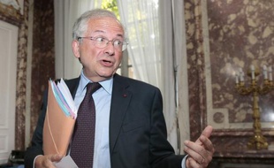 Olivier Schrameck, ancien directeur de cabinet de Lionel Jospin à Matignon, a été nommé mercredi président du Conseil du supérieur de l'audiovisuel (CSA) par le président François Hollande, a annoncé mercredi l'Elysée dans un communiqué.