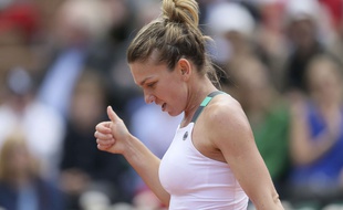 Le pouce bien levé pour Simona Halep.