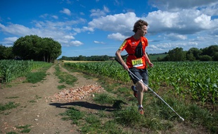 Clément Gass, aveugle, sur un trail de 26km.