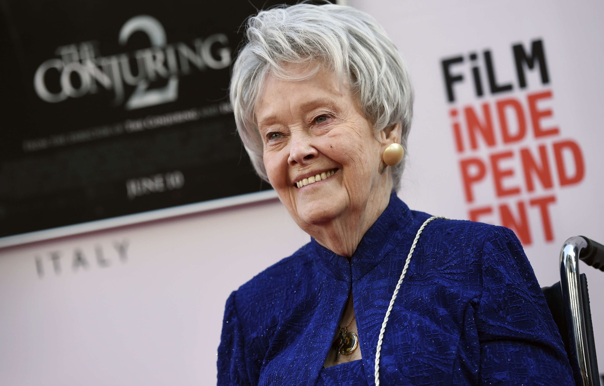 Ed Warren Cause De La Mort Conjuring» : La véritable médium Lorraine Warren est morte