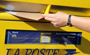 Illustration: Une boîte aux lettres La Poste.