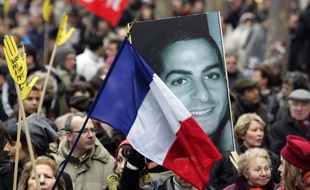 Une manifestation en 2006 à Paris pour condamner la mort d'Ilan Halimi.