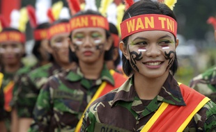 Des membres des forces armées indonésiennes, le 22 avril 2013, à Jakarta.