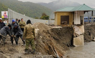 Sur les hauteurs de Sotchi, Akhshtyr ne coule plus des jours tranquilles au bord de la rivière Mzymta: depuis 2008, les travaux près du site olympique ont privé le village d'eau, de route et laissé l'impression aux habitants d'avoir été sacrifiés.