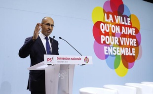 Le Premier secrétaire du Parti socialiste Harlem Désire le 7 décembre 2013 à Paris.