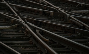 Les infrastructures ferroviaires vides a la sortie de la gare de Lyon a Paris, FRANCE - 22/12/2019 -