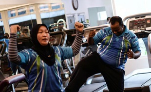 Des officiers de police de Kuala Lumpur participent au programme sportif organisé par leur hiérarchie, le 21 janvier 2016