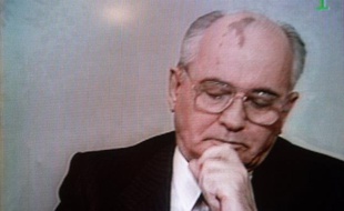 Le 25 décembre 1991, le président soviétique Mikhaïl Gorbatchev annonce sa démission dans une allocution à la télévision: l'empire communiste aura duré quelque 70 ans et sa disparition marque la fin d'un ordre mondial basé sur la rivalité avec les Etats-Unis