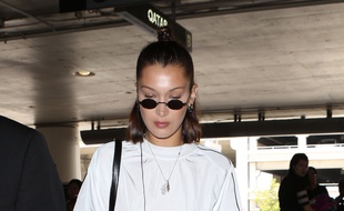 La top Bella Hadid à l'aéroport de Los Angeles