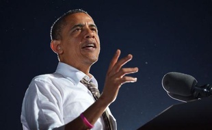 Un magazine américain a affirmé jeudi que le président Barack Obama avait évoqué son adversaire Mitt Romney en termes peu amènes lors d'un entretien avec ses journalistes, et la Maison Blanche a appelé à ne pas se laisser "distraire" par un seul mot.