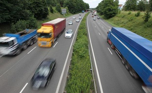 Circulation sur l'autoroute A4, le 11 juillet 2012.