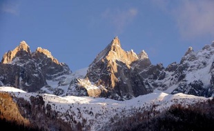 Les "Aiguilles de Chamonix" dans le massif du Mont-Blanc le 26 décembre 2012