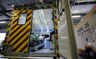 Illustration d'une ambulance de secours du Samu, ici à Rennes.