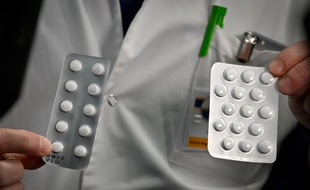 Des comprimés de Nivaquine, médicament contenant de la chloroquine.