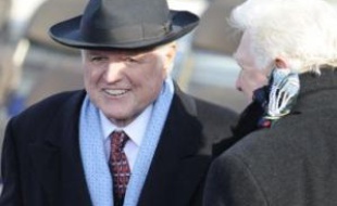 Le sénateur démocrate Edward "Ted" Kennedy a eu un malaise mardi lors du déjeuner d'investiture en l'honneur du président Barack Obama, selon la presse américaine, et quelques mots de soutien ont été prononcés par le nouveau président.