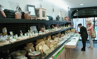 Le groupe Beillevaire produit ses propres fromages.