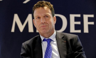 Le vice-président du Medef, Geoffroy Roux de Bézieux, lors d'une réunion à Paris, le 4 décembre 2014