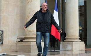 Le porte-parole du Nouveau parti anticapitaliste (NPA), Philippe Poutou (ici sortant de l'Elysée le 7 décembre 2012) de nouveau candidat à l'élection présidentielle en 2017