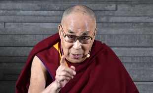 Le Dalaï Lama lors d'une conférence de presse à Malmö.
