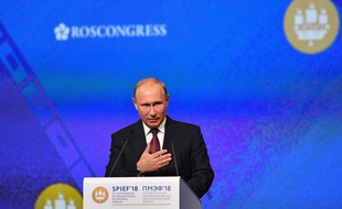 Vladimir Poutine à Saint Pétersbourg le 25 mai 2018.