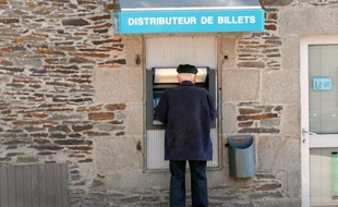 Les distributeurs de billets vont désormais devenir vecteurs de publicité en France, une fonctionnalité développée par la société Protéron en partenariat avec le fabricant américain de distributeurs Diebold et qui équipe déjà le réseau BCP, filiale du groupe BPCE.