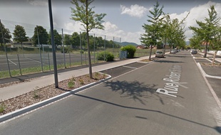 Rue Robert-Schuman à Colmar, à l'arrière du lycée Camille Sée.