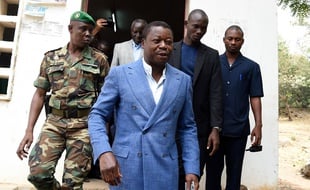 Le président du Togo, Faure Gnassingbé, à la sortie de son bureau de vote le 22 février 2020.