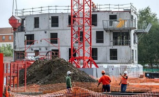 Le nombre de permis de construire accordés pour des logements neufs a chuté de 7,5% de novembre à janvier