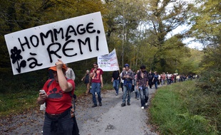 Lors d'une manifestation en hommage à Rémi Fraisse, sur le site du projet de barrage de Sivens.