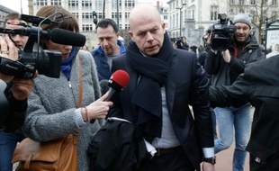 Sven Mary, l'avocat de Salah Abdeslam, à son arrivée devant la Chambre du conseil belge le 24 mars 2016 à Bruxelles