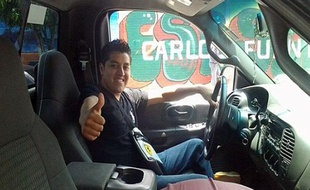 d’Oscar Aguilar, un jeune vétérinaire mexicain de 21 ans, aimait faire des selfies dans de belles voitures, entouré de femmes ou encore avec une arme sur la tempe. Cela lui a été fatal.
