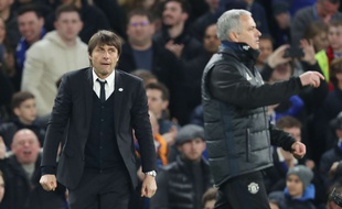 Antonio Conte et José Mourinho lors de Chelsea-Manchester United, le 13 mars 2017.
