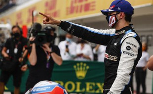 Esteban Ocon célèbre sa victoire au Grand Prix de Hongrie.