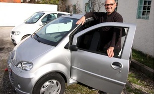Smallcar rent livre le véhicule sans permis sur place. Des locations d'un jour à six mois.